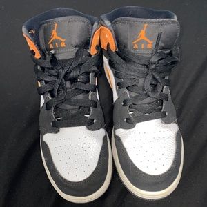 Air Jordan 1 mid GS “shattered backboard”